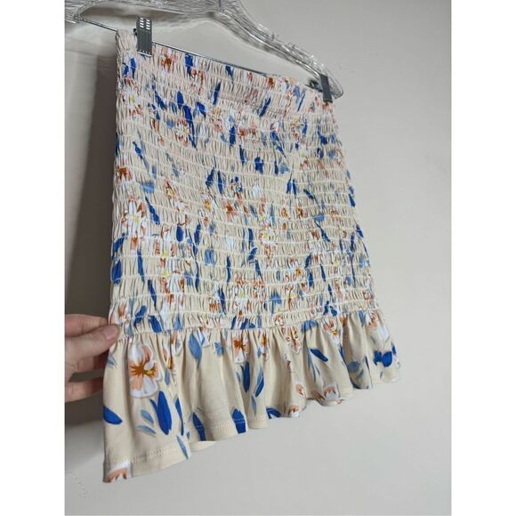 BCBGeneration Floral Spring Smocked Mini Skirt SIZE S - Picture 4 of 7